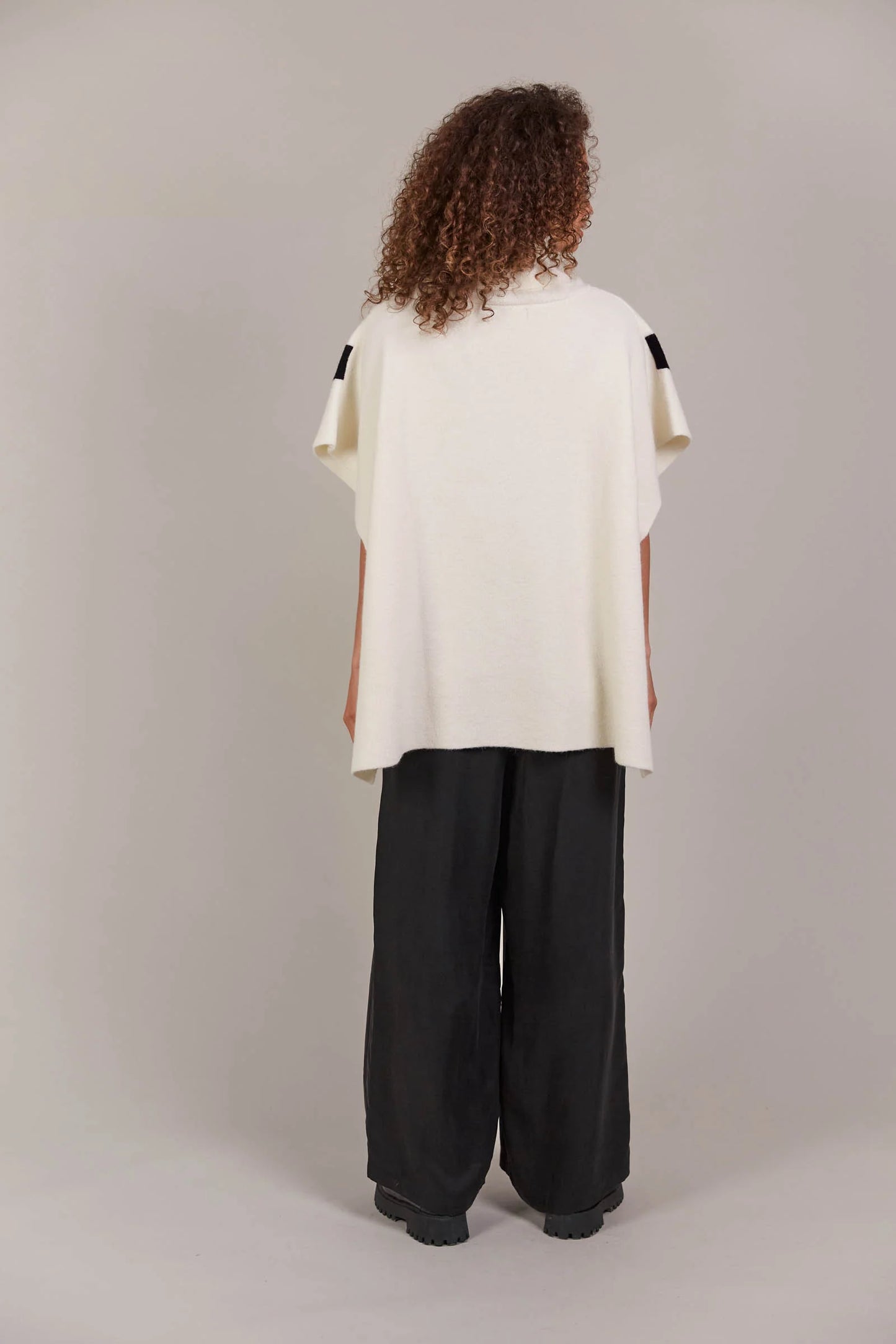 Avino Poncho